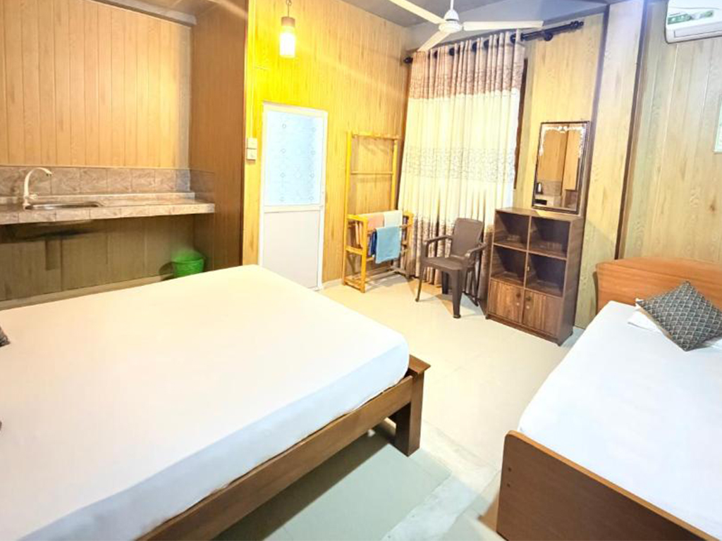 Basic Triple Room 2