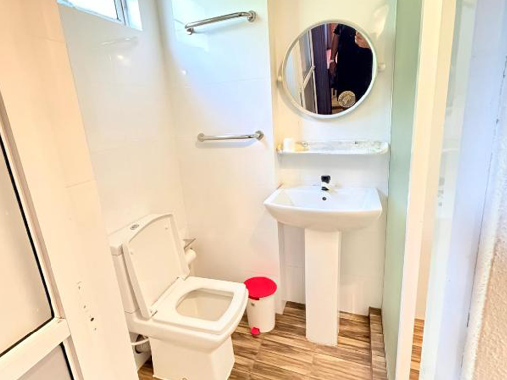 Washroom 4